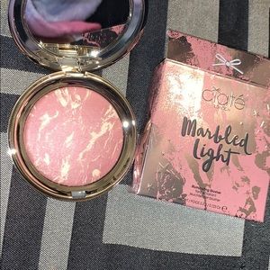 Illuminating blusher